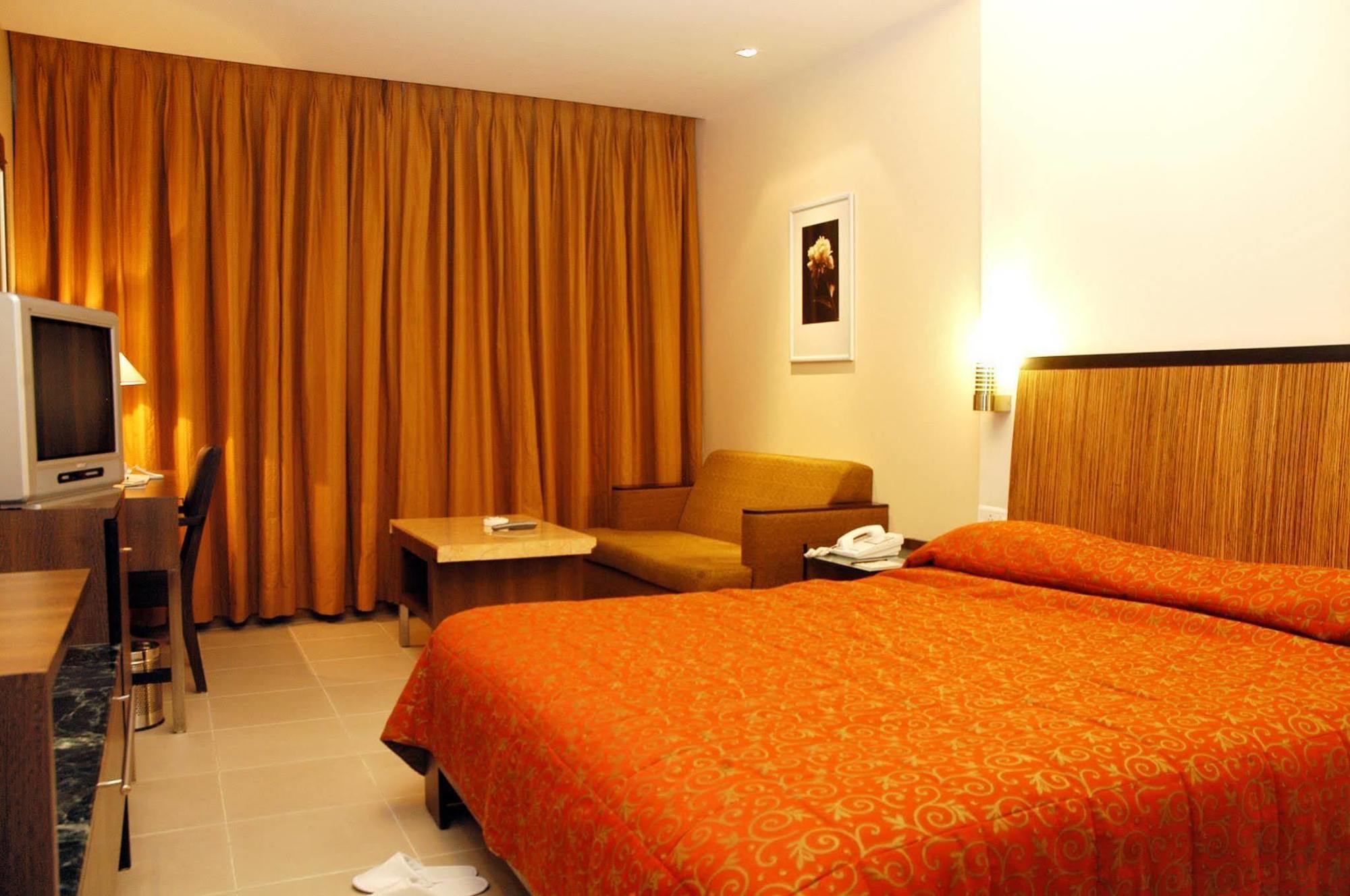 Deccan Rendezvous By Hotel Surya Pune Exterior photo