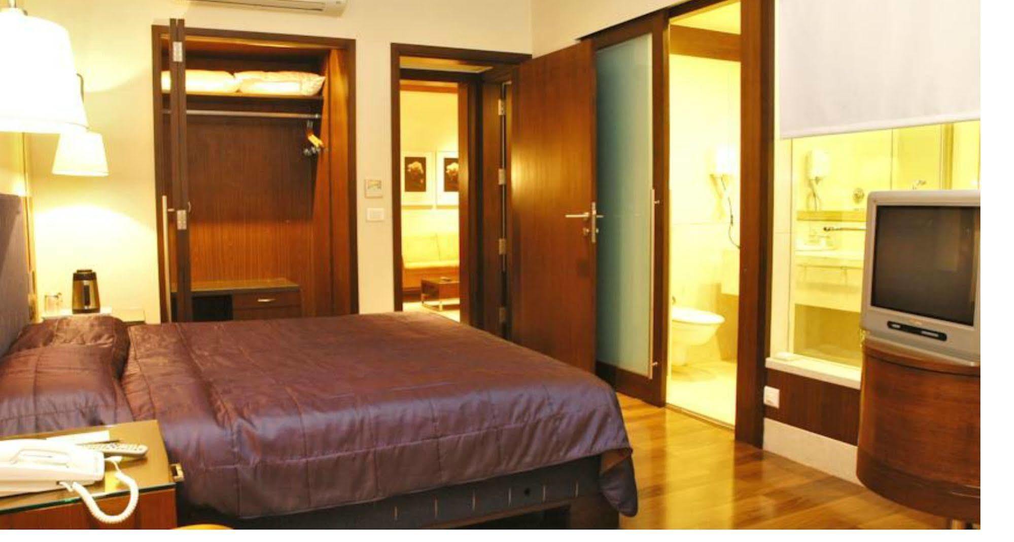 Deccan Rendezvous By Hotel Surya Pune Exterior photo
